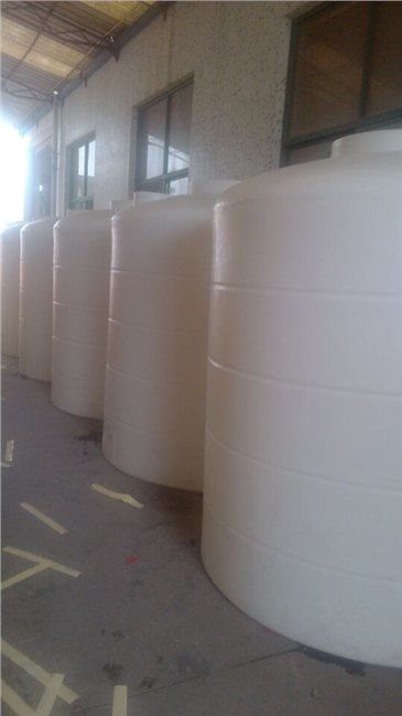 医药化工领域的关键存储设备 耐酸碱储罐与滚塑容器